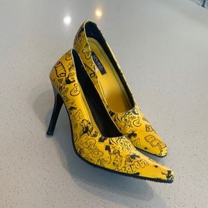 Yellow & Black Splash cartoon stiletto heels sz 7